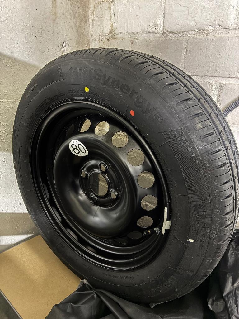 Roue de secours dacia et cric, Enlèvement, Neuf, Pneu(s)