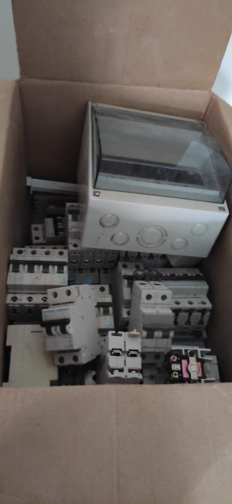 Elektrische zekeringen, Bricolage & Construction, Électricité & Câbles, Utilisé, Autres types, Enlèvement