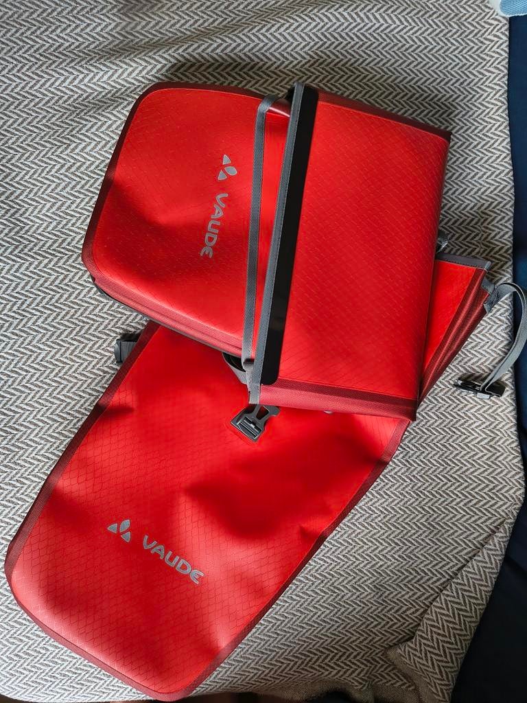 Nieuwe Vaude Aqua Back fietstassen, twee stuks, Fietsen en Brommers, Fietsaccessoires | Fietstassen, Ophalen
