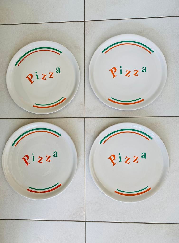 4 plats / grandes assiettes à pizza, Maison & Meubles, Enlèvement, Comme neuf, Céramique, Assiettes(s)