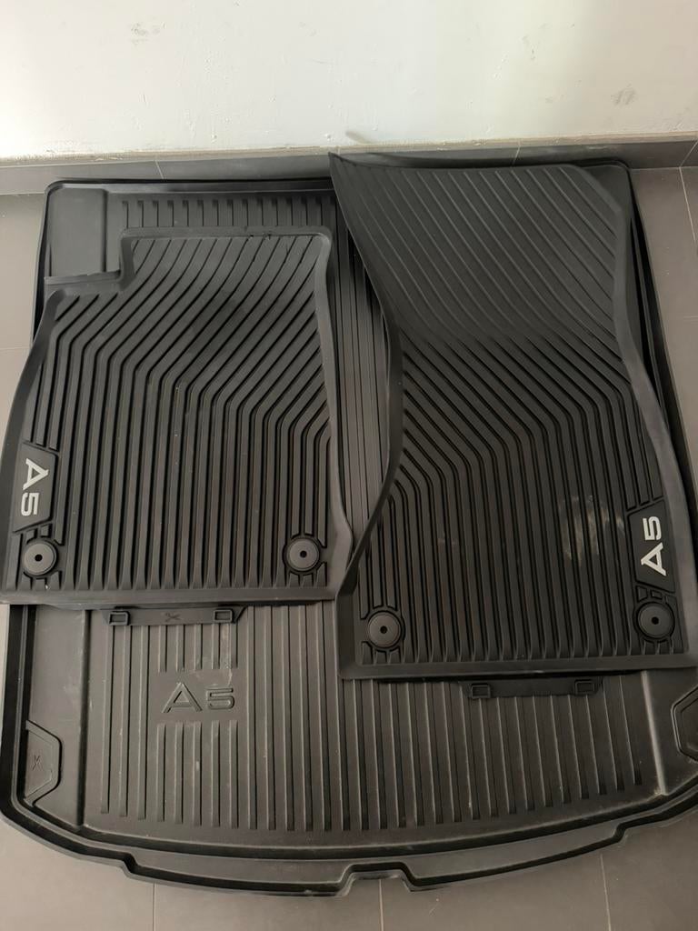 Tapis de coffre + 2 tapis + Bac et Trousse de Rangement !, Enlèvement, Comme neuf