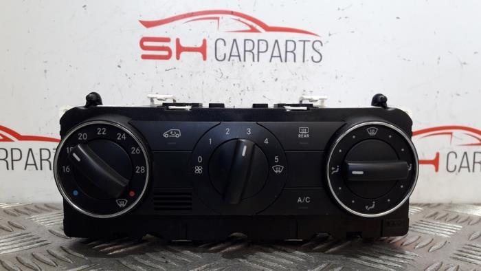 Kachel Bedieningspaneel van een Mercedes A-Klasse, Gebruikt, -, Ophalen of Verzenden, -