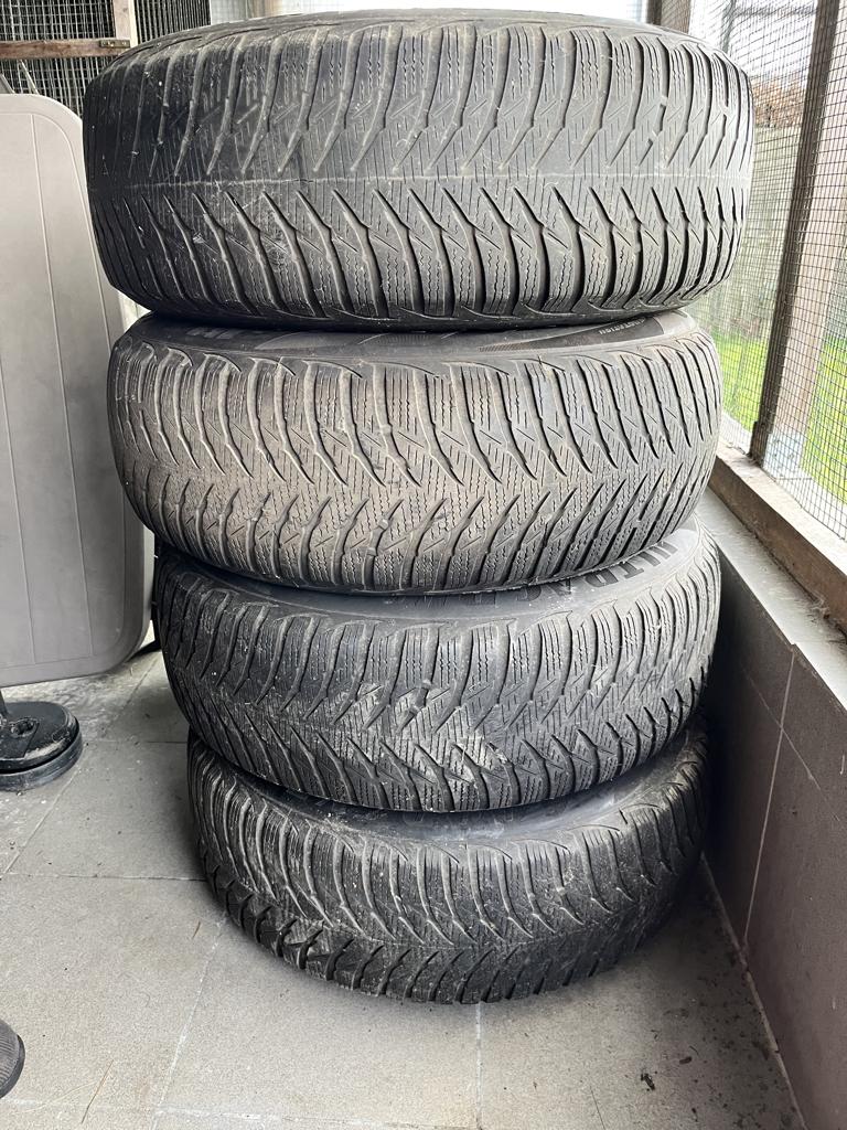 Kit Qashqai, Ophalen, Band(en)