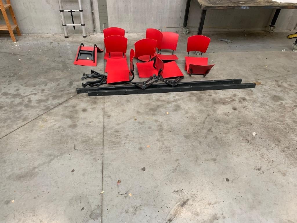 Stoelen op bevestigingsrail, Enlèvement