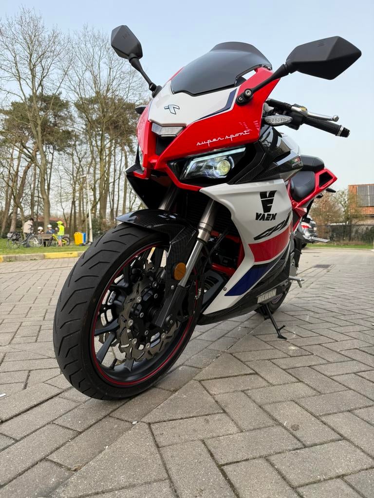 TR MOTOR 125cc NIEUW !!!, Motoren, Motoren | Kawasaki, LED Verlichting, Super Sport, Particulier, 125 cc