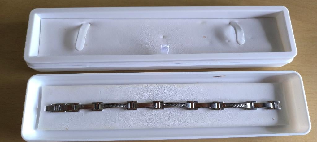 Bracelet homme  lotus style en inox, Bijoux, Sacs & Beauté, Bracelets, Enlèvement ou Envoi, Comme neuf, Argent, Acier