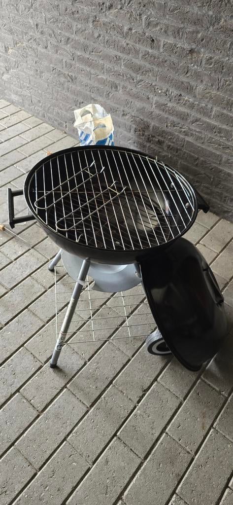 kleine barbeque houtskool, Ophalen