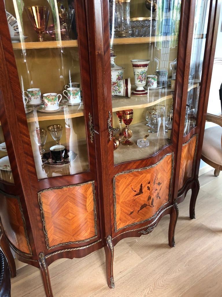 Antieke kast en kasten en tafel en stoelen, Ophalen