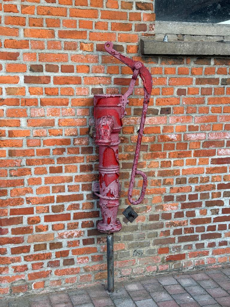 Antieke gietijzeren waterpomp – begin 20e eeuw – hoeve, Tuin en Terras, Ophalen, Gebruikt, Gietijzer, Overige typen