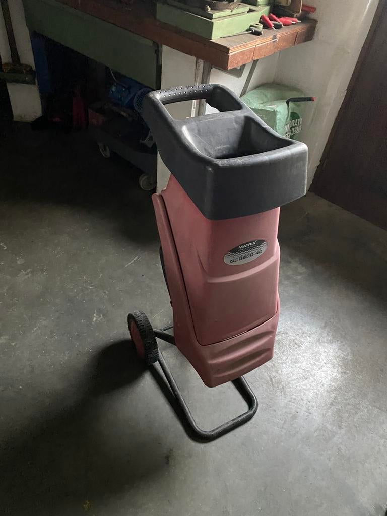 Broyeur de branche 220 V Max, 40 mm En bon état, Enlèvement, Comme neuf