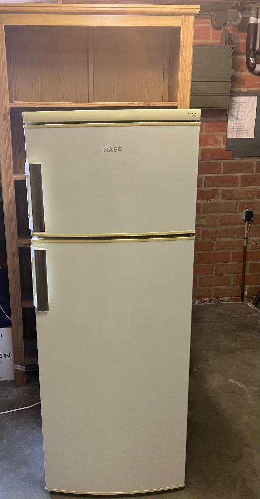 Réfrigérateur AEG de taille moyenne avec congélateur, Electroménager, Avec compartiment congélateur, Utilisé, 45 à 60 cm, Enlèvement