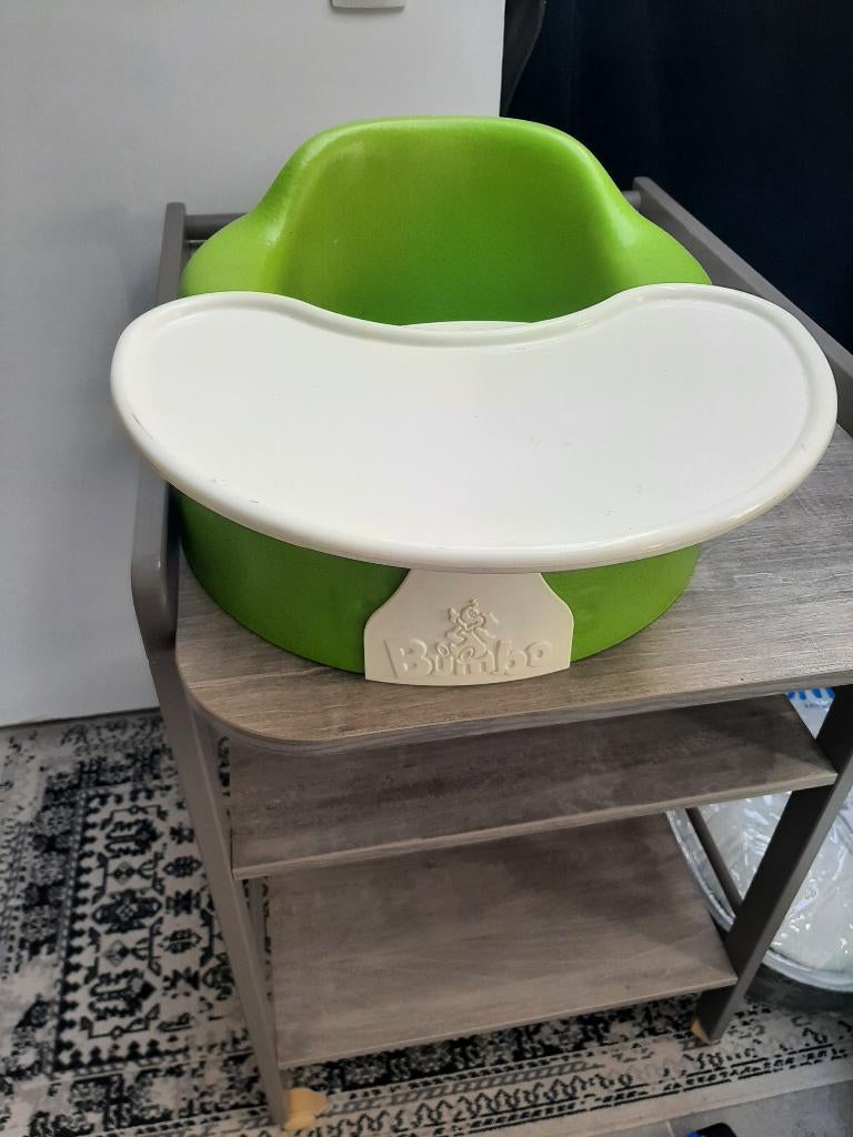 BUMBO groen babyzitje met plateau, Enlèvement, Utilisé, Plateau amovible