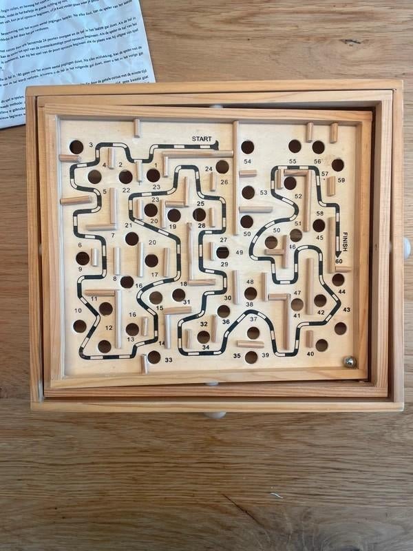 Labyrinthe en bois avec une balle, Enlèvement ou Envoi, Comme neuf, Autres types