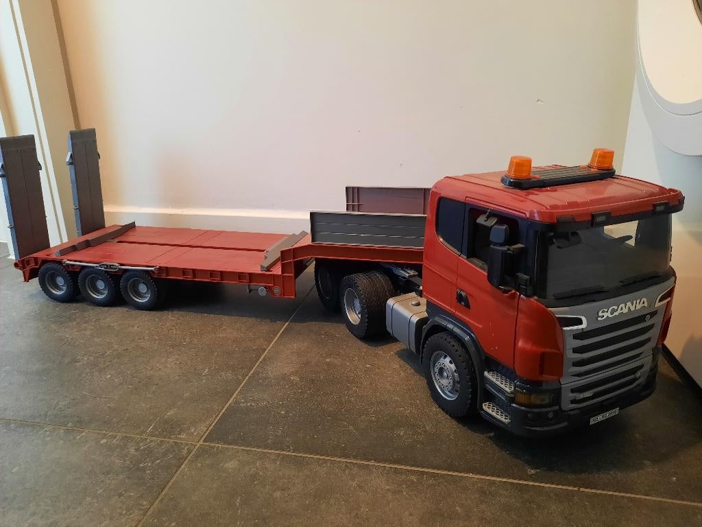 Bruder Scania dieplader, Ophalen, Zo goed als nieuw