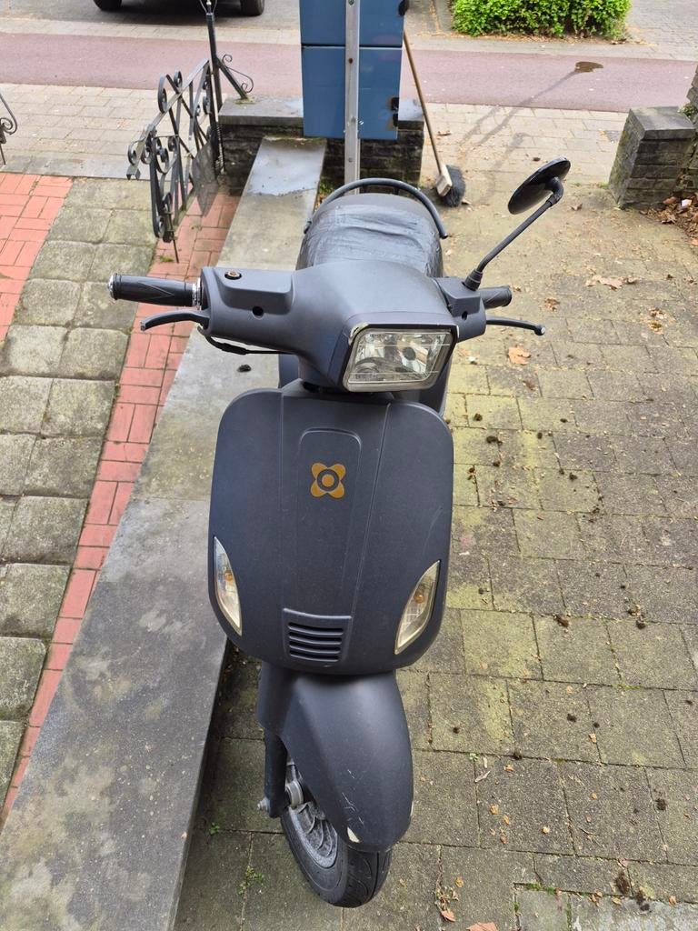 Agm 50 cc scooter verkocht, Ophalen