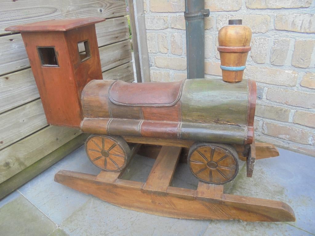 antiek schommelpaard trein in massief hout, Ophalen