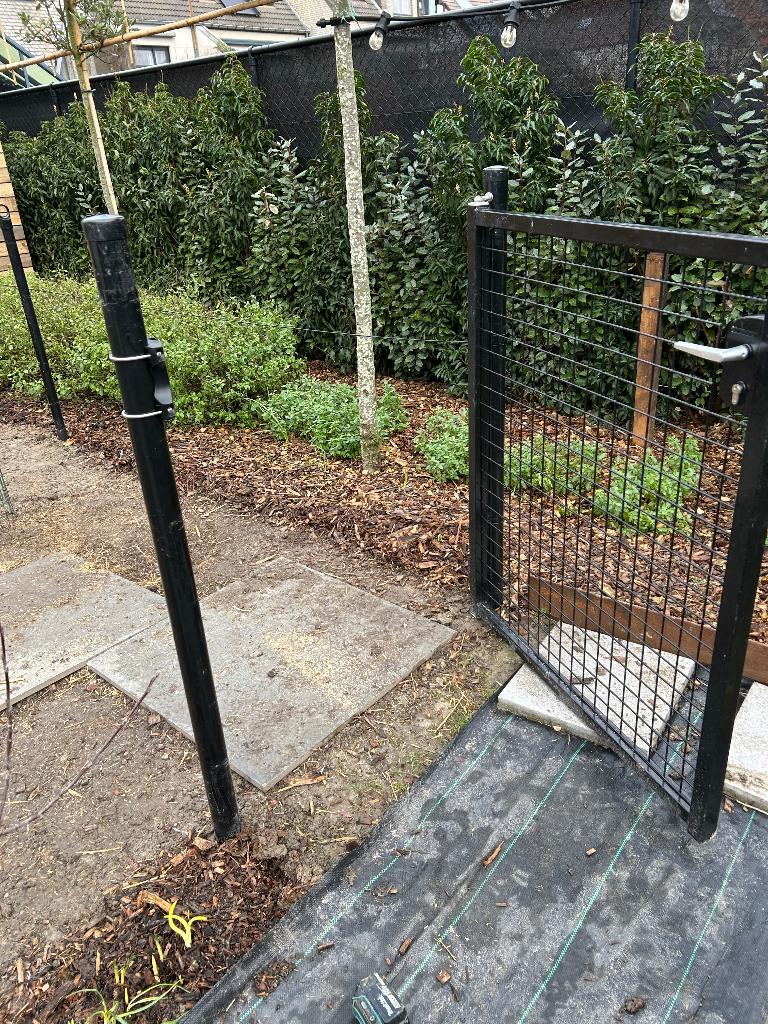 Zwart tuinpoortje, Enlèvement, Comme neuf, Fer, Avec portail