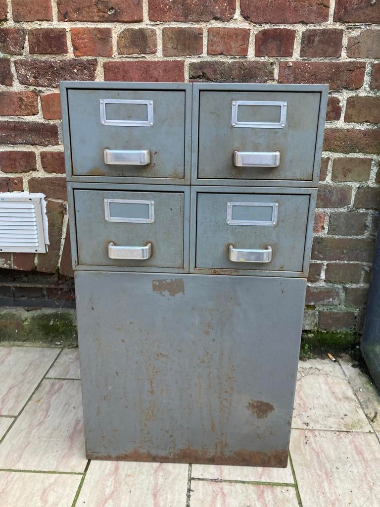 Industriele ladenkastblok, Ophalen, Gebruikt