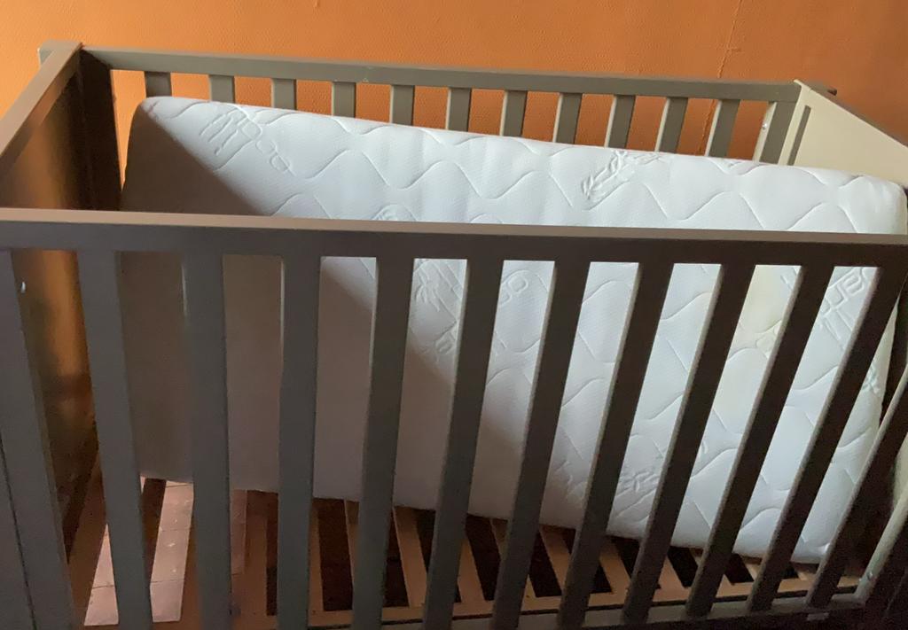 Kinderbedje, Kinderen en Baby's, Kinderkamer | Complete kinderkamers, Ophalen, Zo goed als nieuw