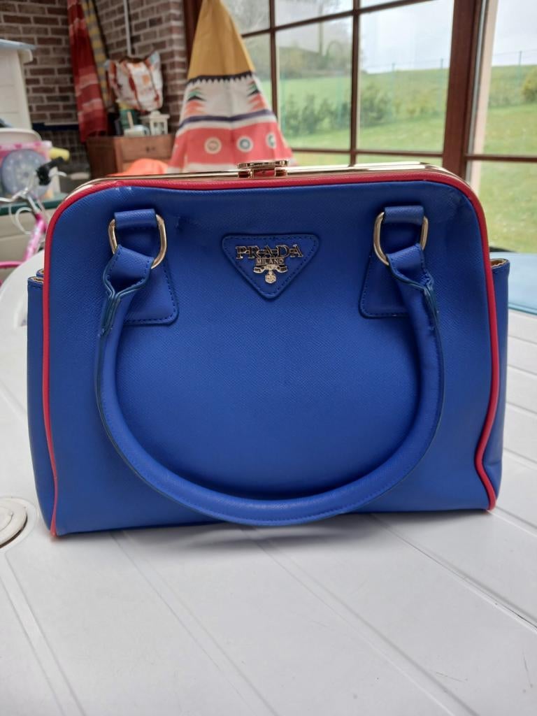 PRADA Promenade Vernice Saffiano leren modeltas, Handtassen en Accessoires, Tassen | Reistassen en Weekendtassen, Nieuw, Blauw