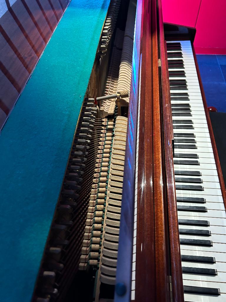 Piano, Musique & Instruments, Brillant, Comme neuf, Brun, Enlèvement