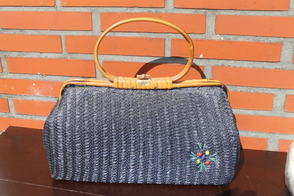 Beau sac à main bleu vintage avec rotin en bon état, Bijoux, Sacs & Beauté, Enlèvement ou Envoi, Utilisé, Bleu, Sac à main