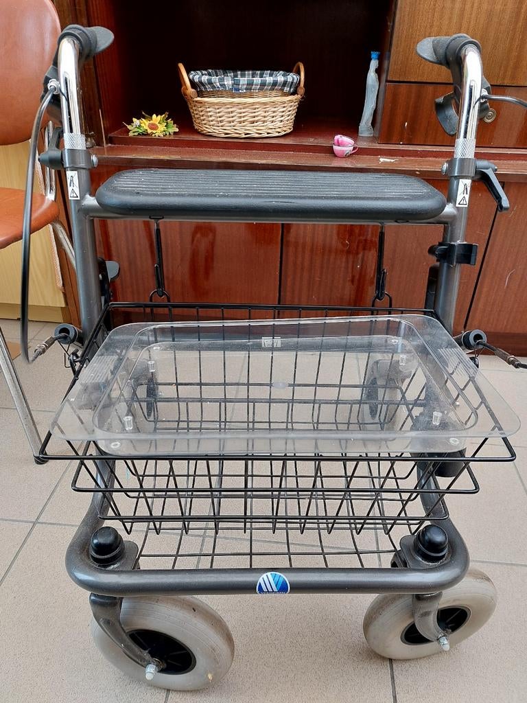 Bijna nog nieuw rollater, Diversen, Rollators, Ophalen
