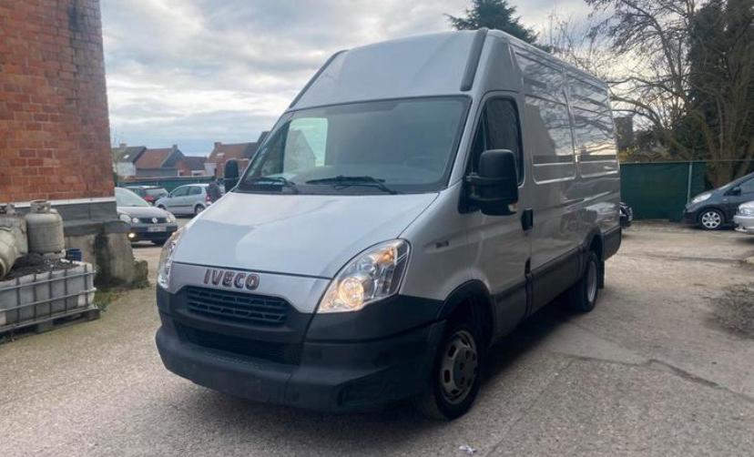 Iveco daily 3.0d airco 140.000km, Euro 5, Zwart, Iveco, Wit