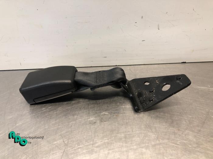 Insertion ceinture de sécurité arrière gauche d'un Peugeo, -, 3 mois de garantie, Utilisé, -