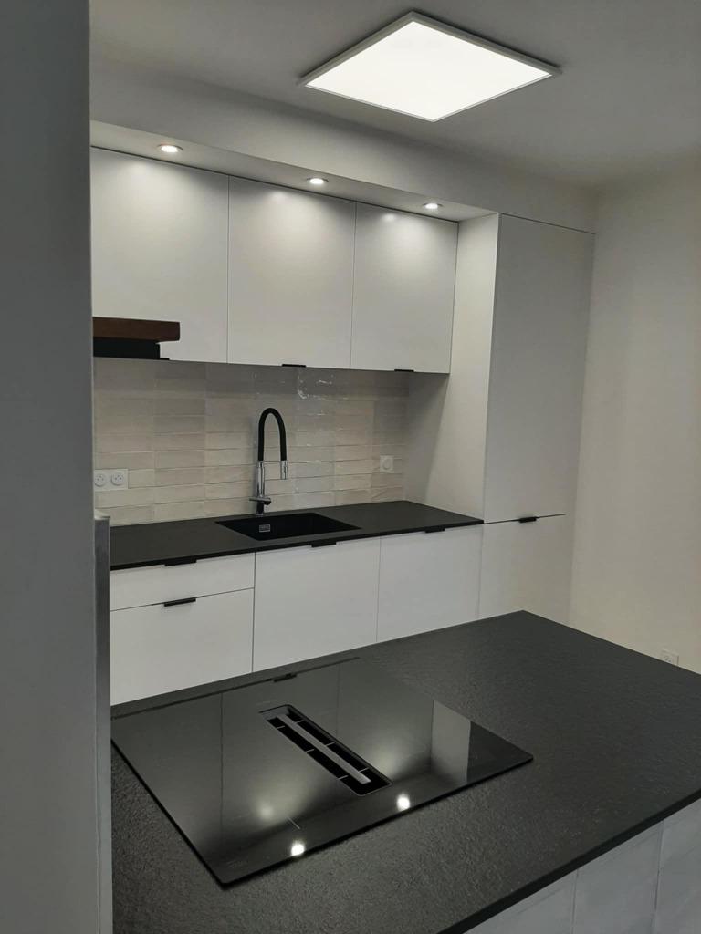 Meubles de cuisine blanc mat, Huis en Inrichting, Keuken | Complete keukens, Nieuw, Dubbelwandige keuken, Wit, Hout, Met kookeiland