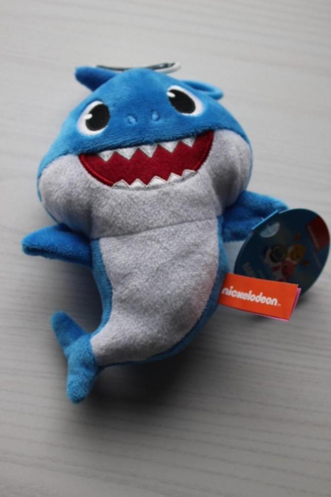 Sleutelhanger Baby Shark - blauw - portemonnee - nieuw, Collections, Enlèvement ou Envoi, Neuf, Peluche ou Figurine