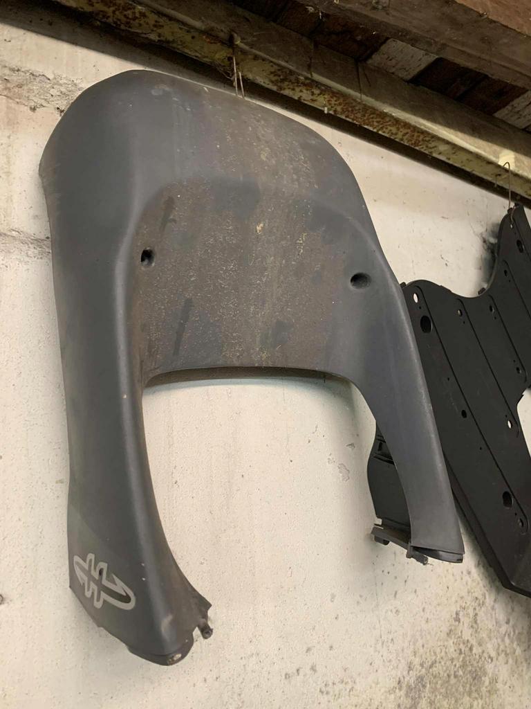 Onderkap voor keeway hurracane in goede staat, Fietsen en Brommers, Brommeronderdelen | Scooters, Ophalen, Zo goed als nieuw