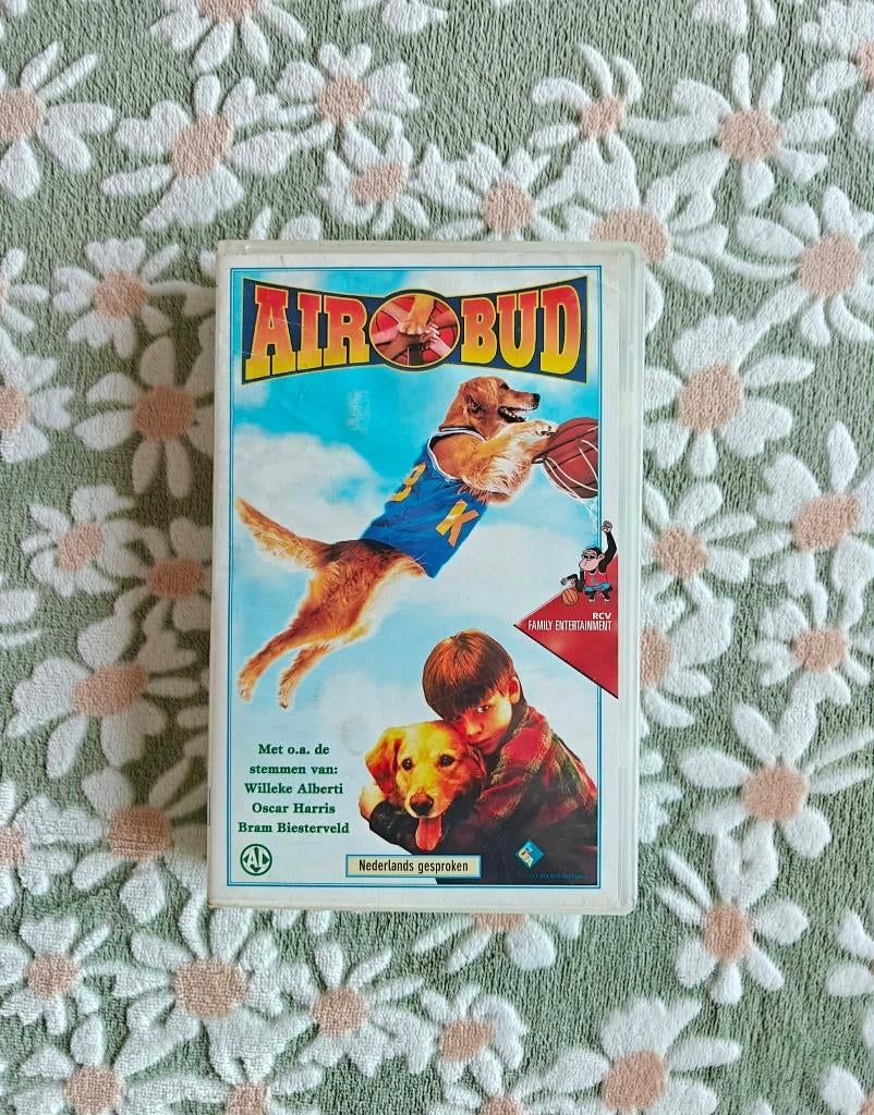 VHS - Air Bud - Basketbal - Nederlands - Vintage - €2, CD & DVD, VHS | Film, Tous les âges, Enlèvement, Utilisé, En néerlandais