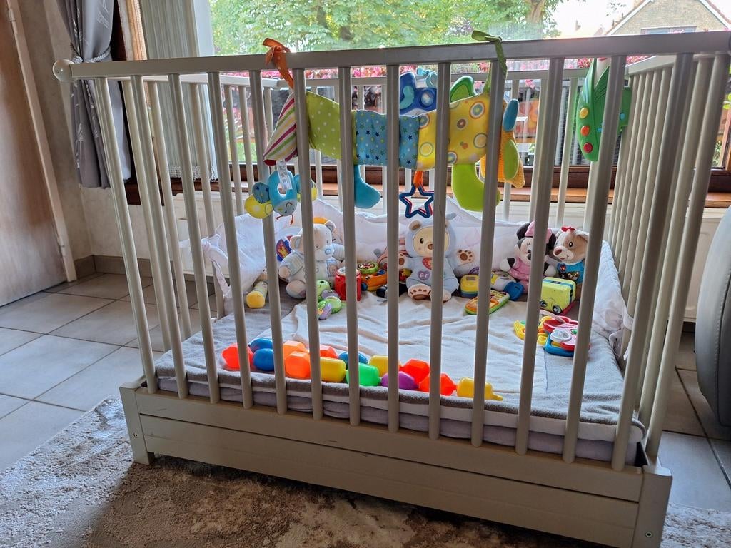 Parc ajustable avec matelas épais et rembourrage complet, Enlèvement