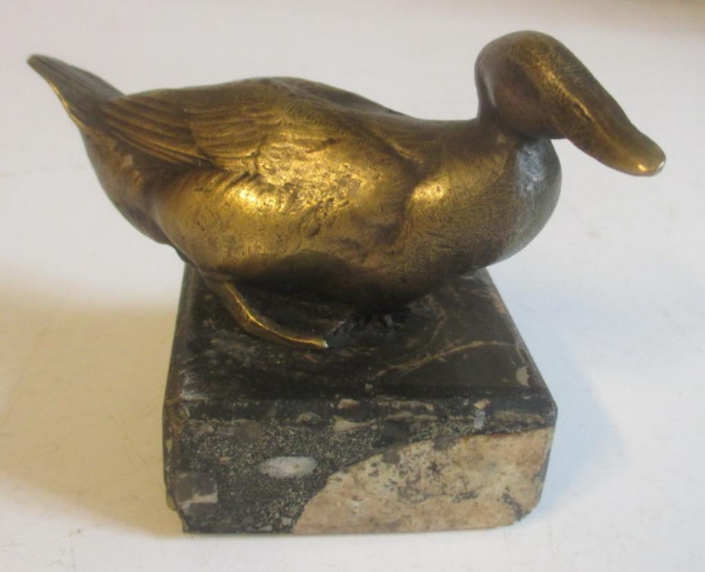 ancien canard en bronze de Vienne en bronze sur marbre, Antiquités & Art, Envoi