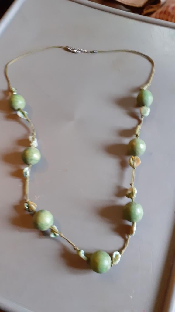 Collier sautoir cordelette et grosse perle bois et synthétiq, Enlèvement ou Envoi, Utilisé, Synthétique