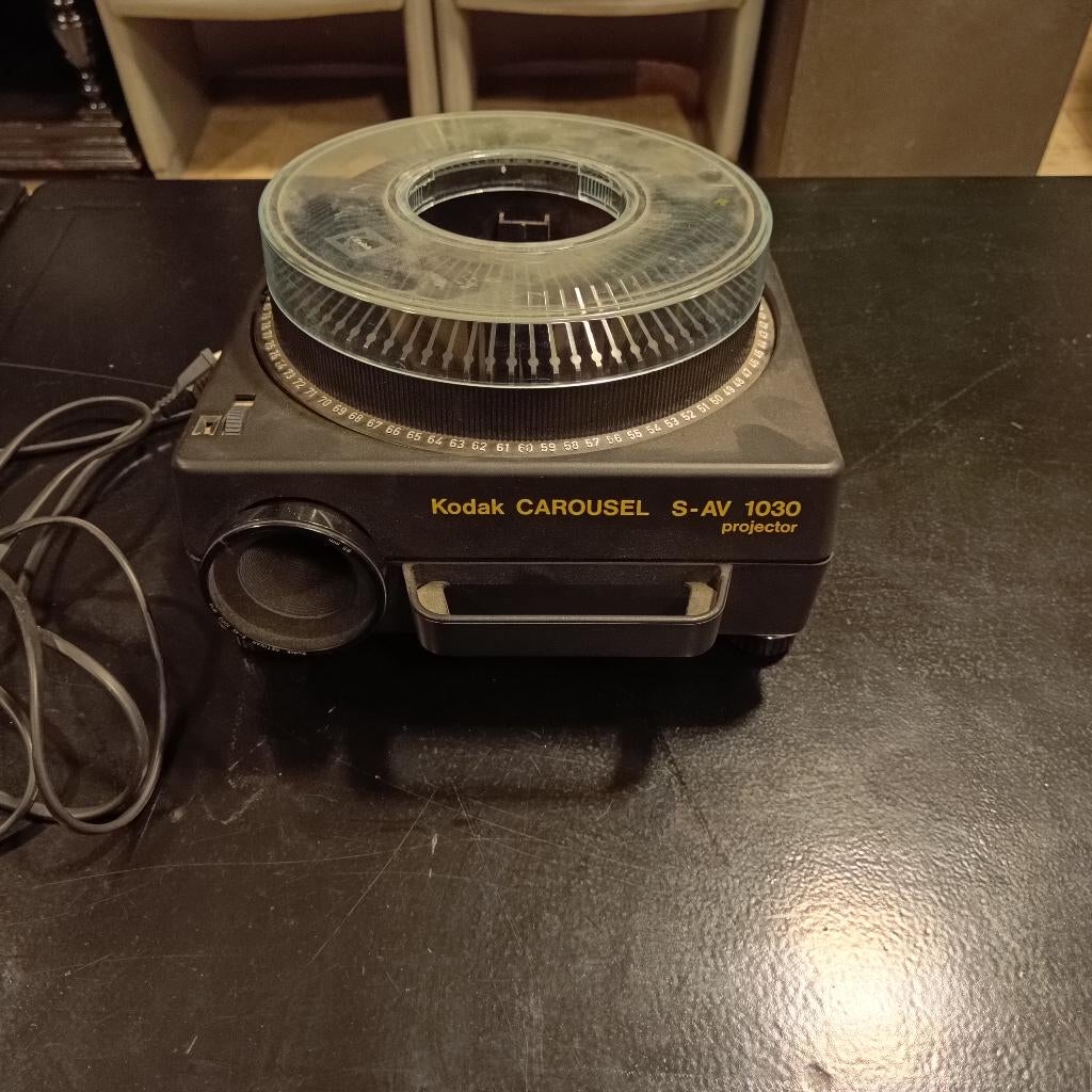 Kodak Carousel 1030, Audio, Tv en Foto, Diaprojectoren, Gebruikt, Ophalen of Verzenden