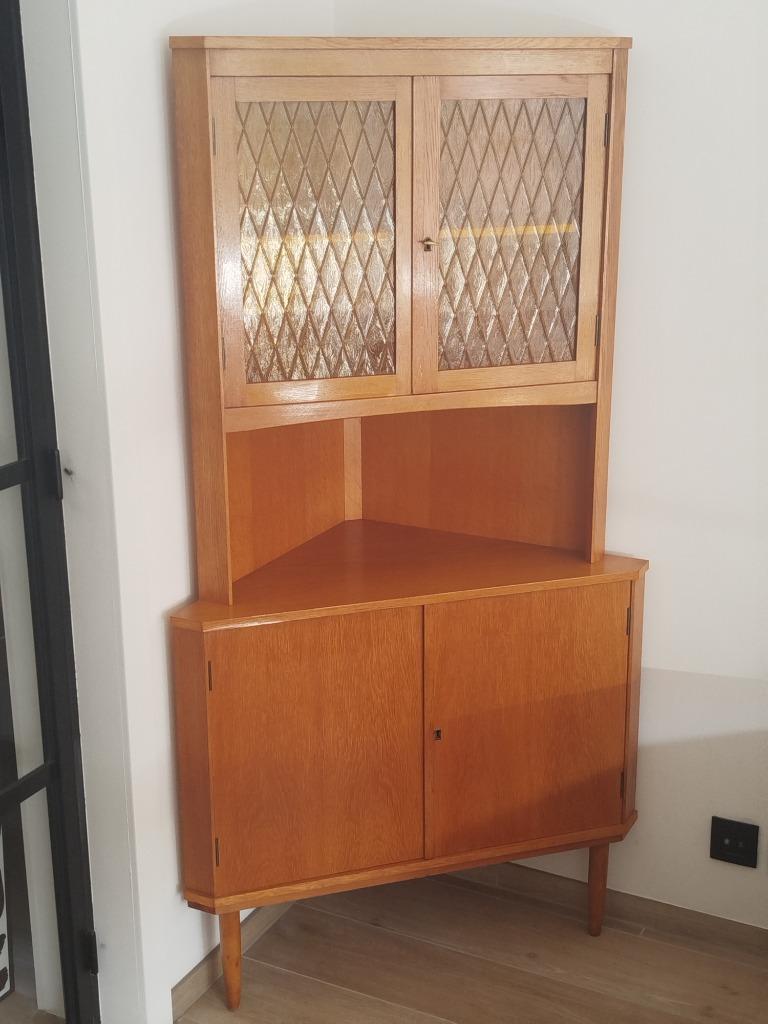 Mooie Vintage Deense hoekkast-lichte eikfineer met geel glas, Huis en Inrichting, Kasten | Buffetkasten, Zo goed als nieuw, 150 tot 200 cm