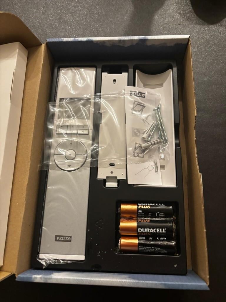 VELUX KLR 100 WW io-homecontrol afstandsbediening., Ophalen, Nieuw, Dakraam