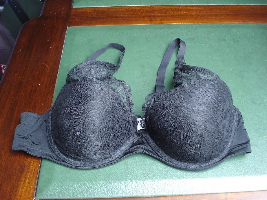 Nieuwe zwarte C&A beha, dames/meisjes. mt 85B, C&A, Enlèvement ou Envoi, Noir, Soutien-gorge