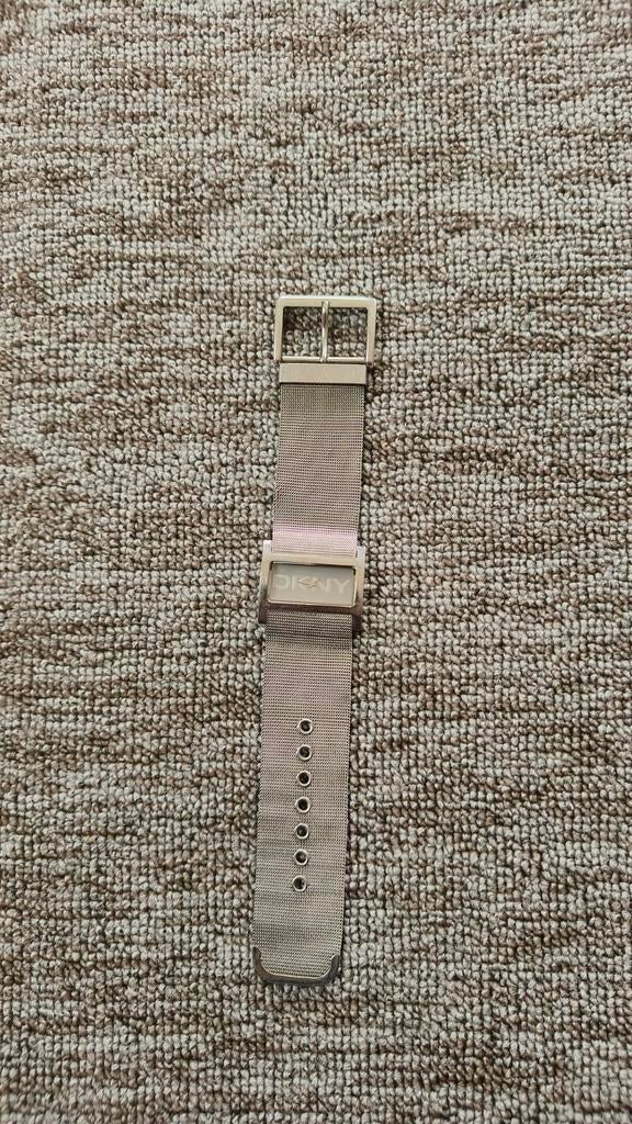 Dameshorloge DKNY zilverkleurig, Handtassen en Accessoires, Horloges | Dames, Ophalen, DKNY