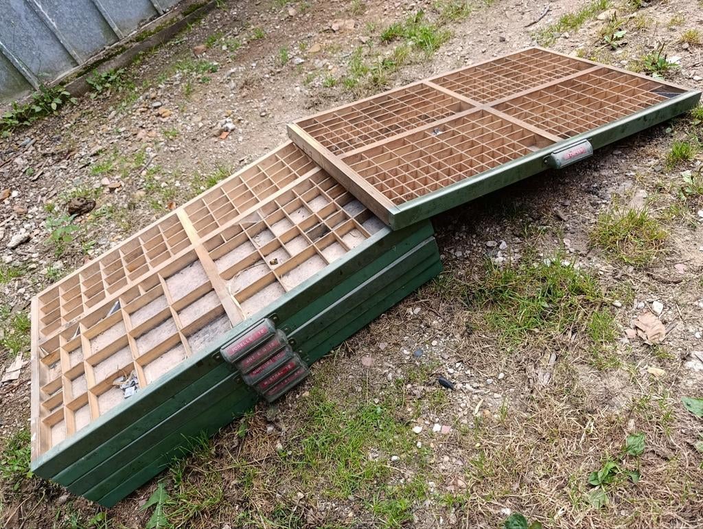 Magnifique lot d'anciens tiroirs d'imprimerie 6pc, Antiquités & Art, Antiquités | Accessoires de maison, Enlèvement ou Envoi