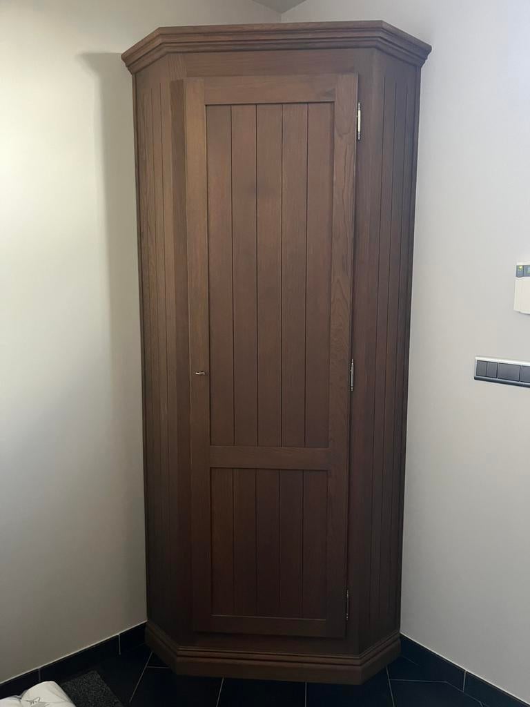 Hoek-/vestiairekast in volle eik, Huis en Inrichting, Ophalen, Zo goed als nieuw