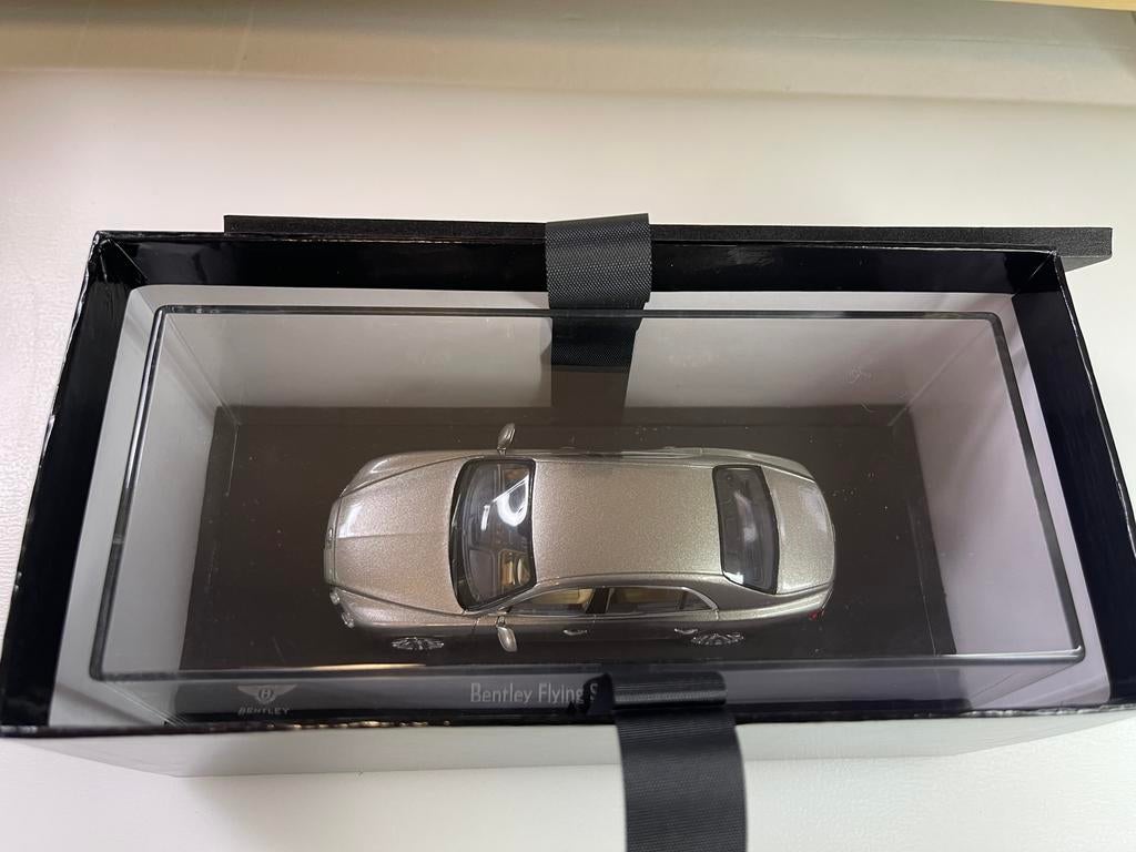 1:43 Kyosho - Bentley Flying Spur W12, Hobby & Loisirs créatifs, Voitures miniatures | 1:43, Envoi, Comme neuf, Voiture, Kyosho