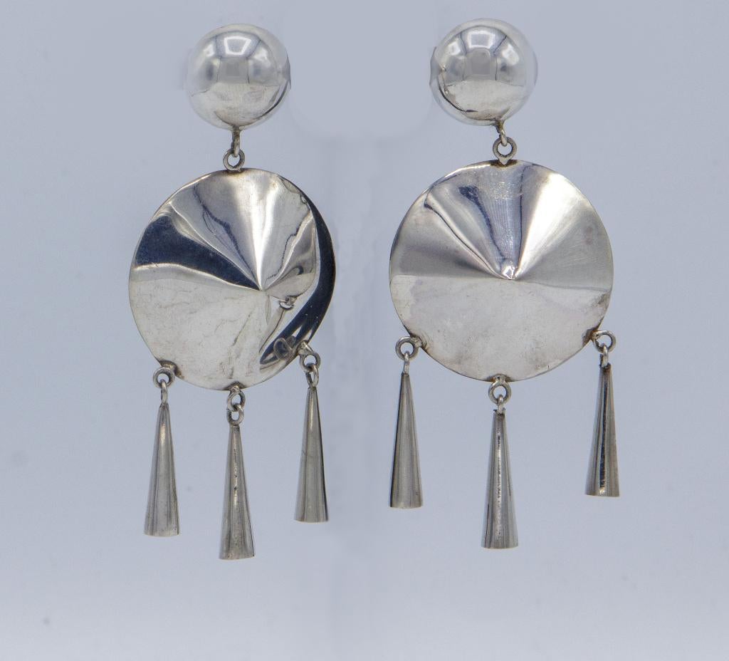 Moderne oorbellen in zilver ,design stijl, Nieuw, Ophalen of Verzenden, Knopjes of Stekers, Zilver