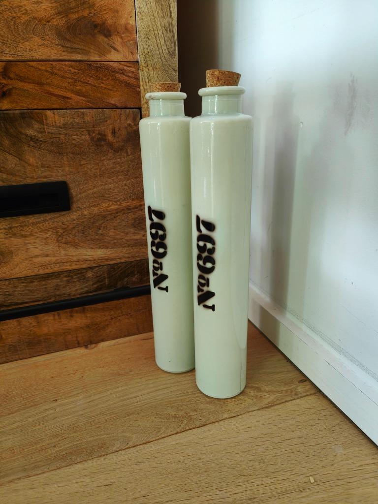 Decoratie vazen, wit melkglas, hoogte 32cm, 2 stuks N697, Ophalen of Verzenden, Zo goed als nieuw, Wit, Glas