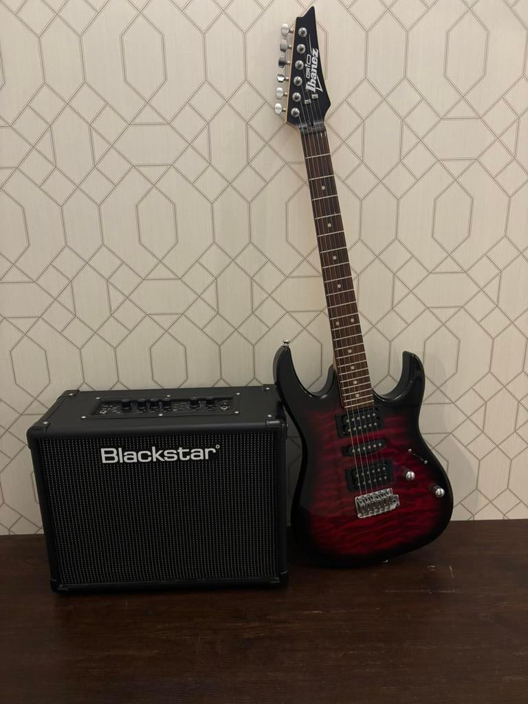 Elektrische gitaar en versterker, Muziek en Instrumenten, Ophalen, Ibanez, Met versterker, Zo goed als nieuw
