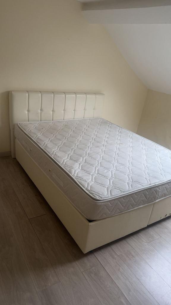 Lit 2 personne, Beige, Enlèvement, Utilisé, 180 cm