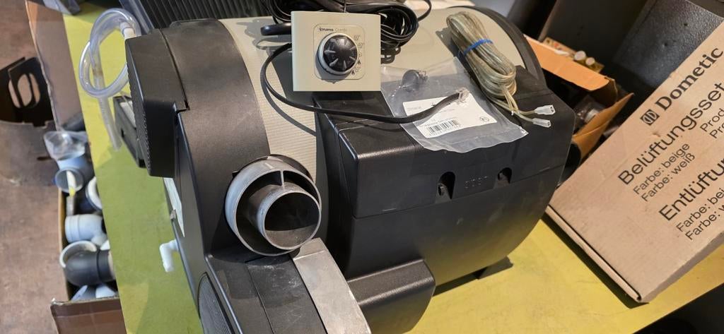 Bied aan, truma combi 4 of 6 met bediening en temp.sensor, Ophalen