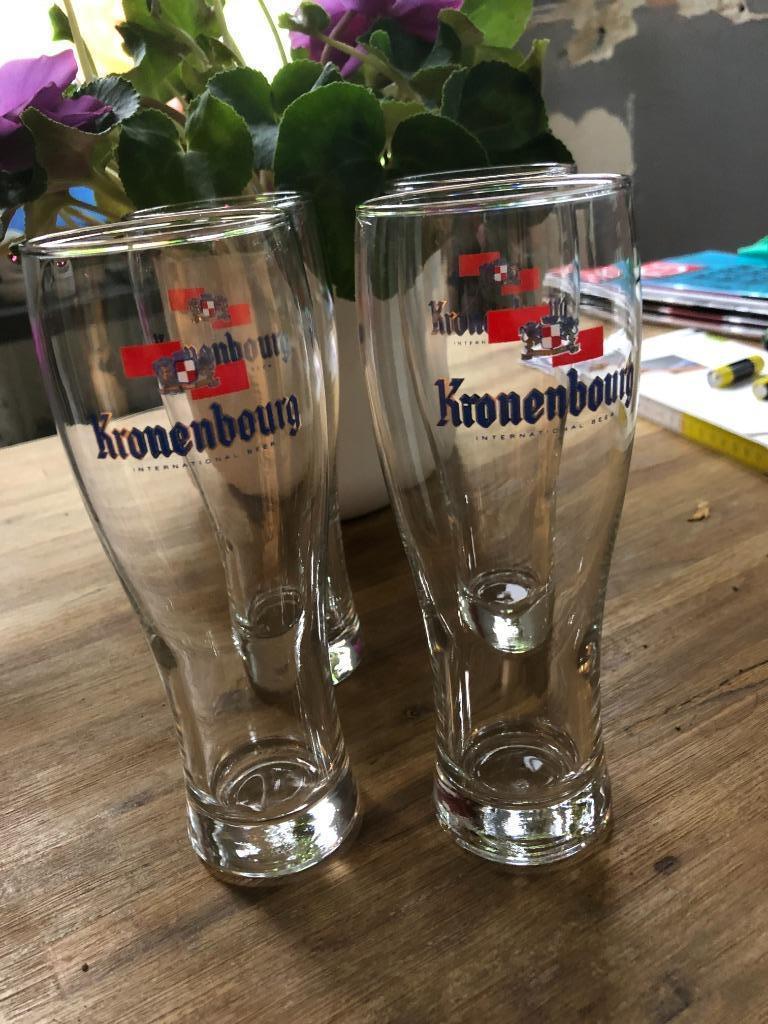 4 Kronenbourg glazen, Ophalen of Verzenden, Zo goed als nieuw, Bierglas